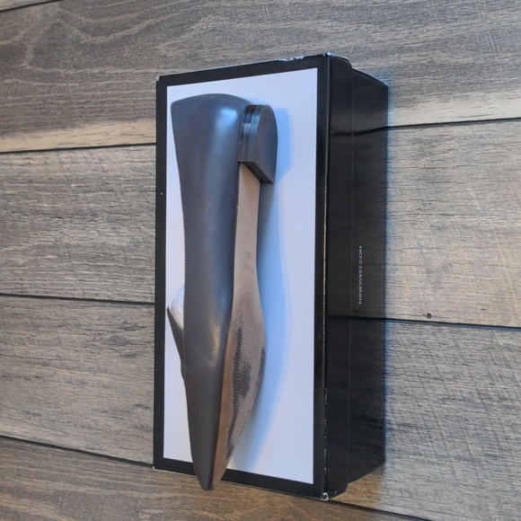 Nine West Women's Gray Flats 7.5 - Picture 3 of 4